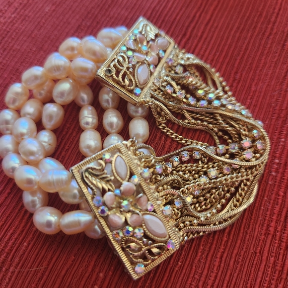 3 Bracelets - Pearls and Crystals - Pinkish - Picture 4 of 16